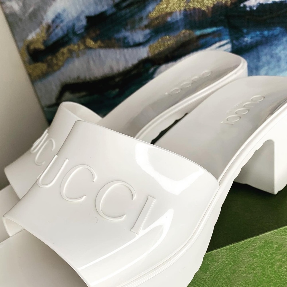 Gucci sandals